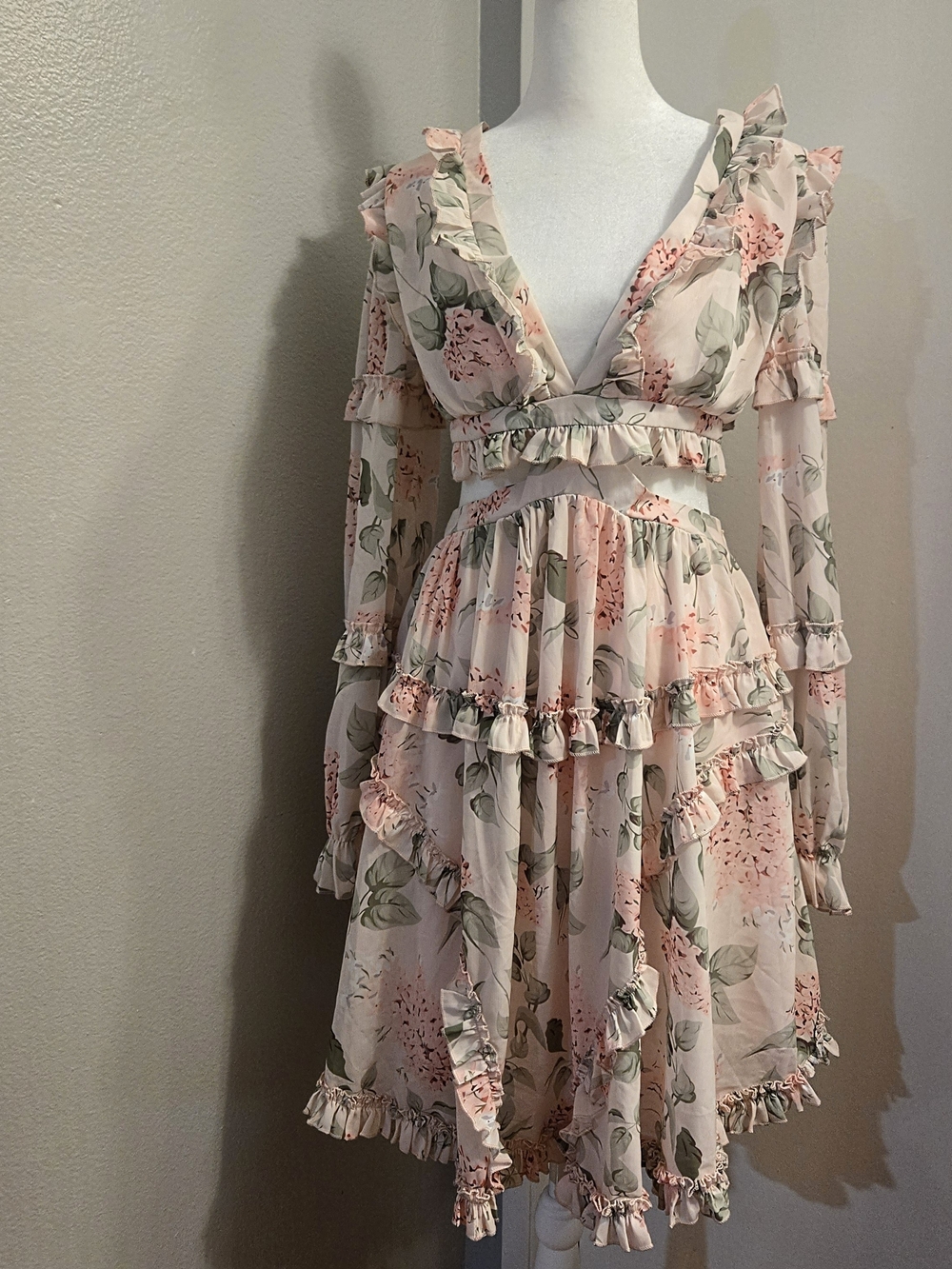 Romantic Blush Pink Floral Cutout Ruffle Mini Dress With Open Back Tide Size M - Picture 2 of 9